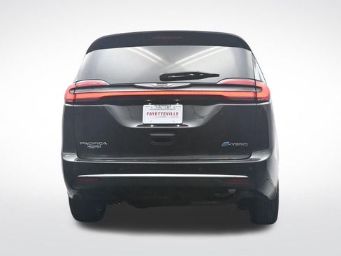 Used 2023 Chrysler Pacifica Touring-L FWD image 35