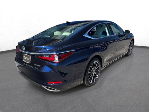 Certified 2025 Lexus ES 350 w/ Premium Package FWD image 3