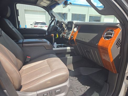 Used 2015 Ford F250 King Ranch w/ FX4 Off-Road Package AWD/4WD image 23