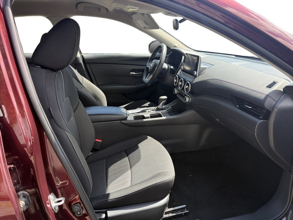 Used 2025 Nissan Sentra SV FWD image 15