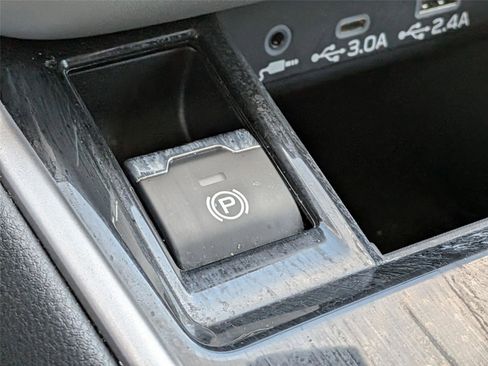 Certified 2025 Subaru Outback Premium AWD/4WD image 15