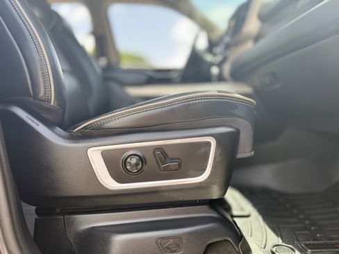 Used 2020 RAM 1500 Laramie AWD/4WD image 25