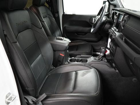 Used 2023 Jeep Wrangler Unlimited Sahara w/ Cold Weather Group AWD/4WD image 27