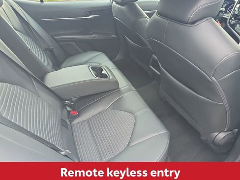 Used 2024 Toyota Camry SE image 16