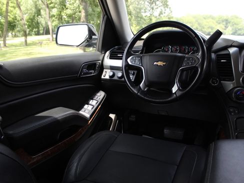 Used 2019 Chevrolet Tahoe Premier AWD/4WD image 9