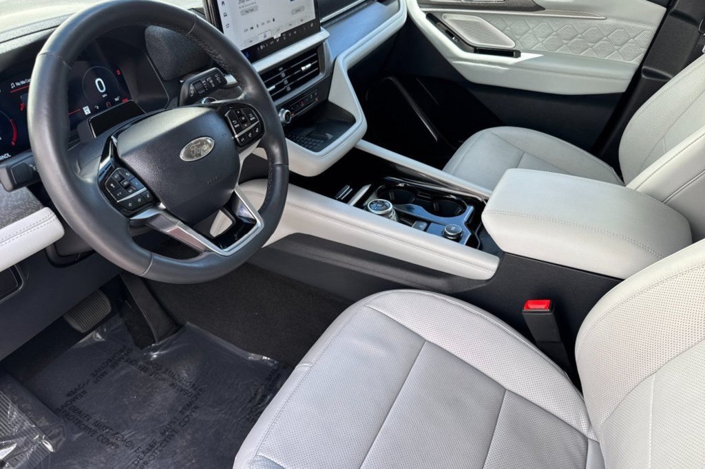 Used 2025 Ford Explorer Platinum w/ Ultimate Package RWD image 10