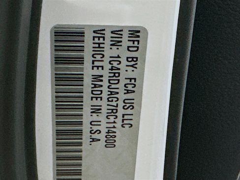 Used 2024 Dodge Durango SXT image 12