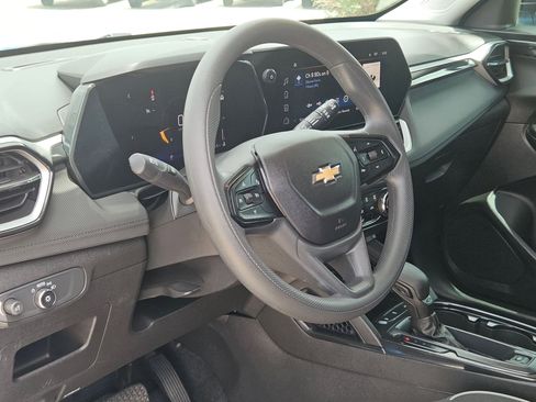 Used 2025 Chevrolet TrailBlazer LS w/ LS Confidence Package FWD image 10