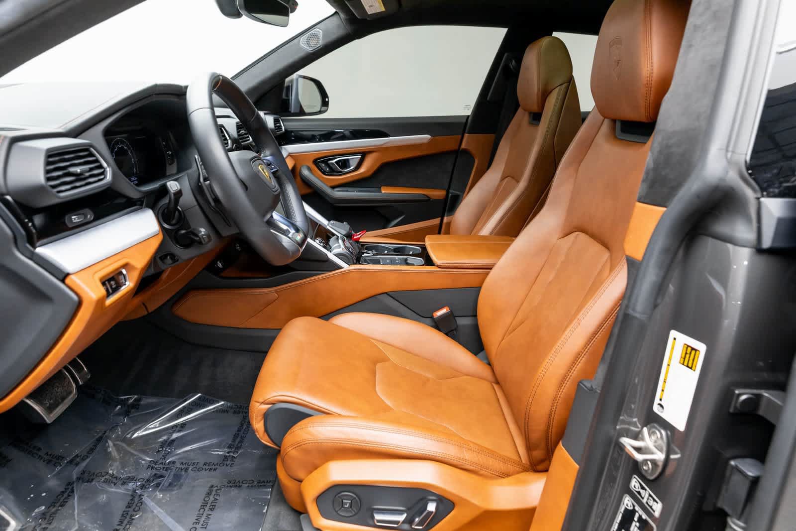 Used 2022 Lamborghini Urus AWD/4WD image 9