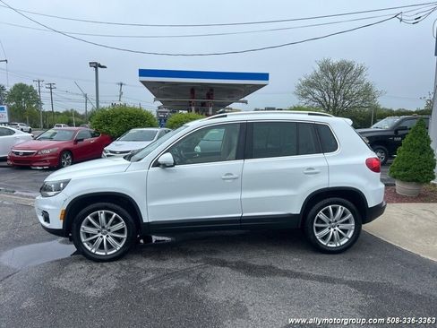 Used 2014 Volkswagen Tiguan SE image 3
