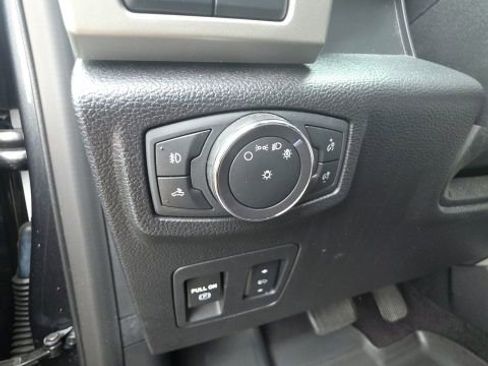Used 2018 Ford F150 Lariat w/ Equipment Group 502A Luxury RWD image 7