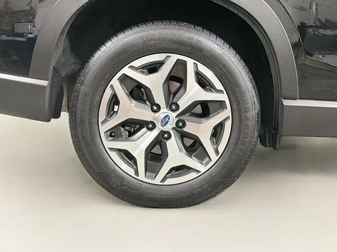 Used 2019 Subaru Forester Premium AWD/4WD image 34