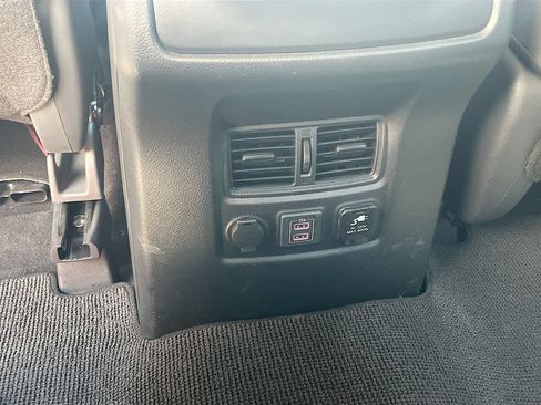 Used 2024 Nissan Titan SV w/ SV Convenience Package AWD/4WD image 25