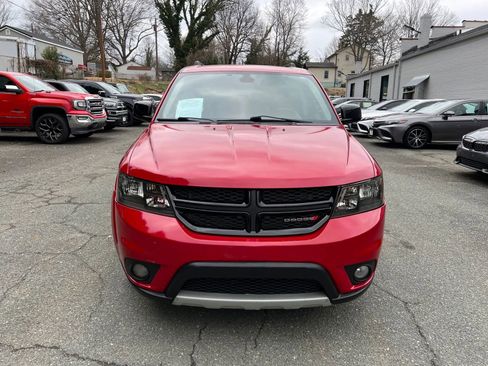 Used 2019 Dodge Journey SE w/ Connectivity Group image 2