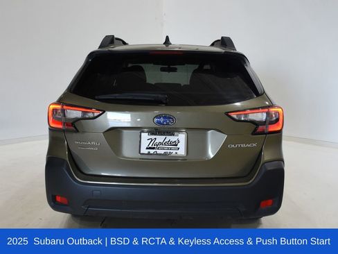 Used 2025 Subaru Outback Premium image 5