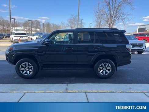 Used 2021 Toyota 4Runner TRD Off-Road Premium image 4