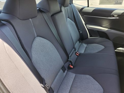 Used 2021 Toyota Camry LE FWD image 18