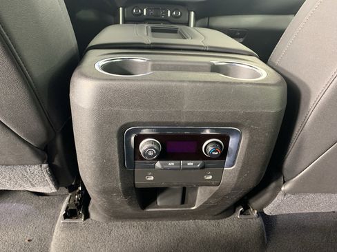Used 2021 Chevrolet Suburban LT RWD image 32