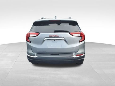 Used 2024 GMC Terrain SLT FWD image 5