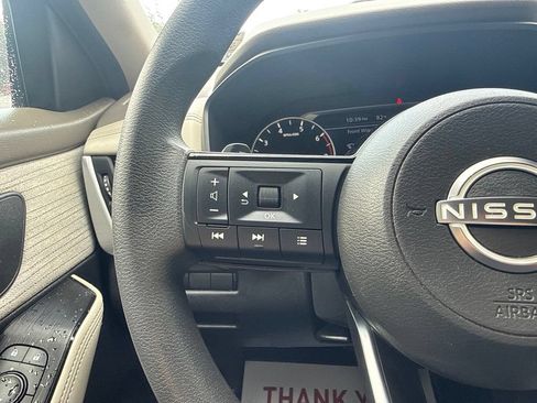 Used 2023 Nissan Rogue SV FWD image 17