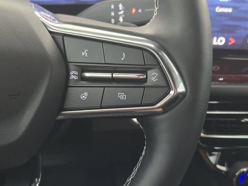 Used 2024 Chevrolet Traverse Z71 AWD/4WD image 31