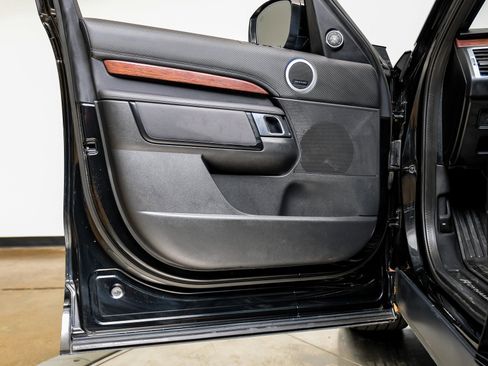 Used 2023 Land Rover Discovery S R-Dynamic image 48