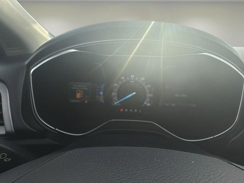 Used 2017 Ford Fusion SE w/ Fusion SE Technology Package image 12