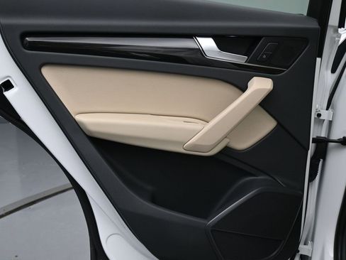 Used 2018 Audi Q5 2.0T Premium Plus w/ Premium Plus Package image 19