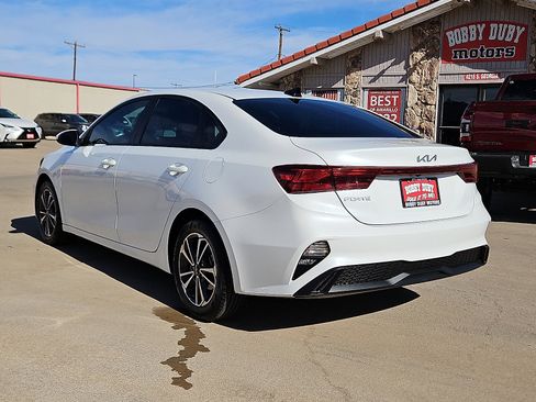 Used 2024 Kia Forte LXS image 2