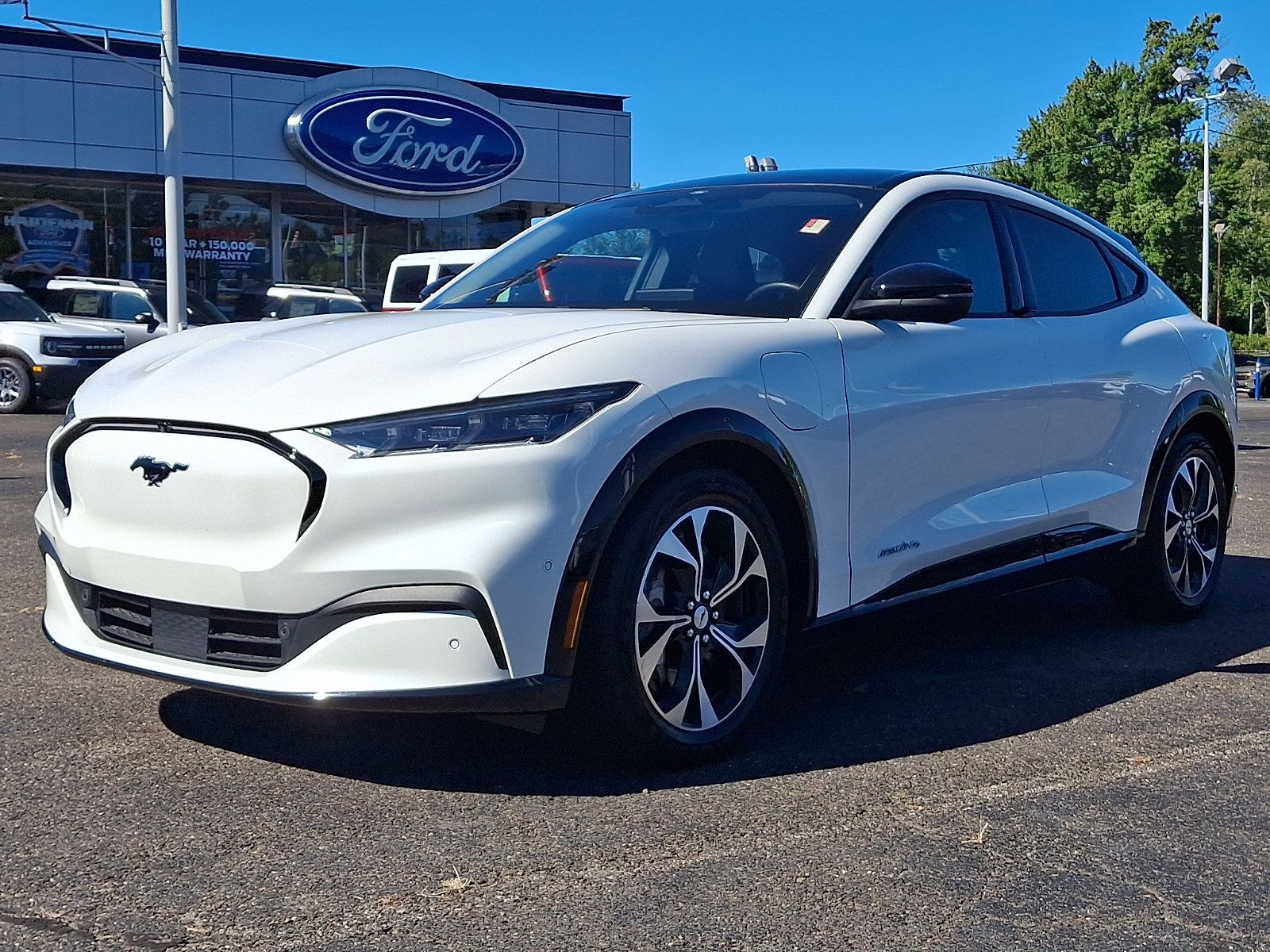 Certified 2023 Ford Mustang Mach-E Premium AWD/4WD image 3