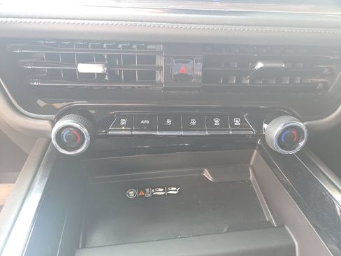 Used 2025 Chevrolet Tahoe Z71 AWD/4WD image 26