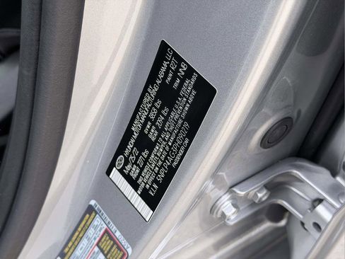 Used 2023 Hyundai Elantra Limited FWD image 27