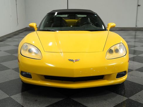 Used 2005 Chevrolet Corvette Convertible w/ Performance Handling Package image 15