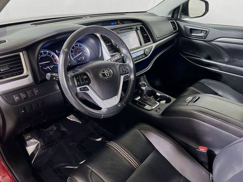 Certified 2019 Toyota Highlander SE AWD/4WD image 9