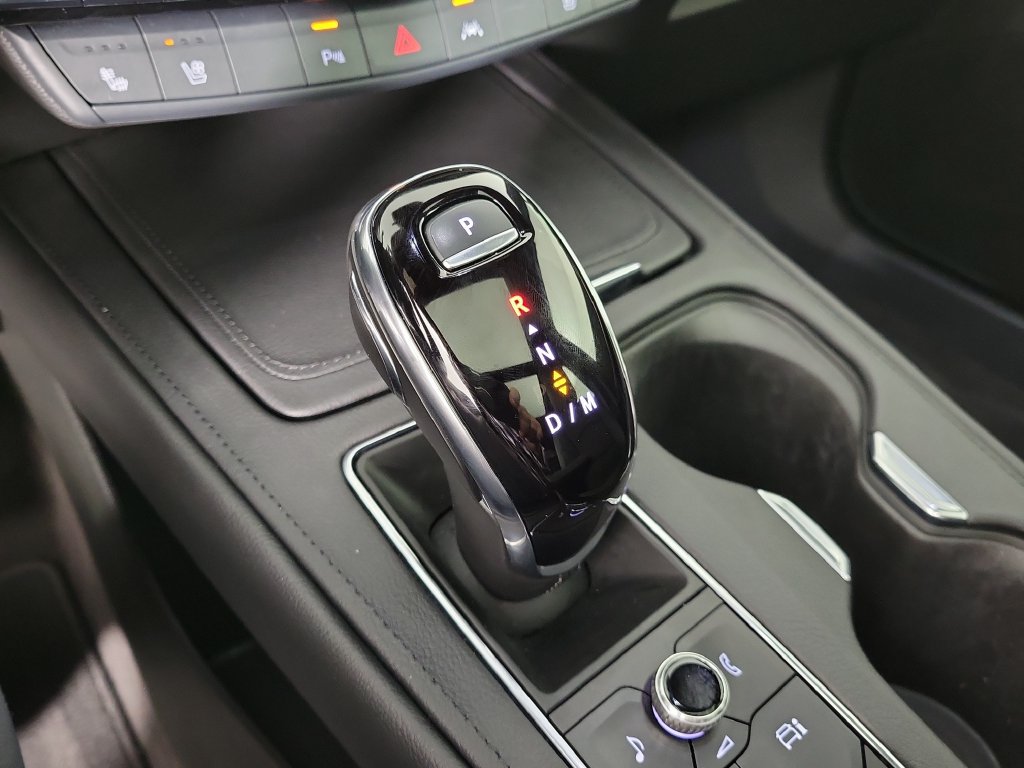 Used 2024 Cadillac XT4 Premium Luxury FWD image 29