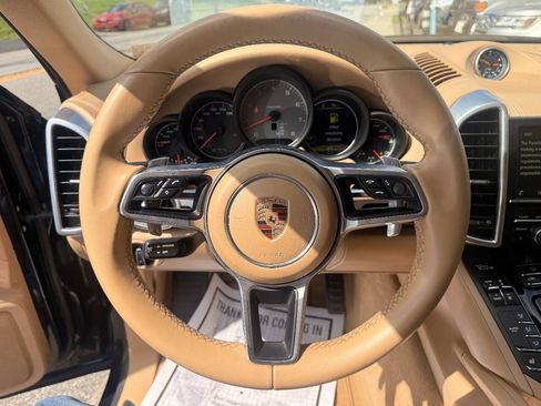 Used 2016 Porsche Cayenne S AWD/4WD image 15
