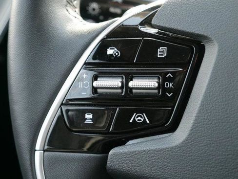 Used 2023 Kia Niro EX image 24