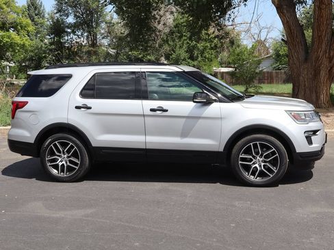 Used 2019 Ford Explorer Sport AWD/4WD image 3