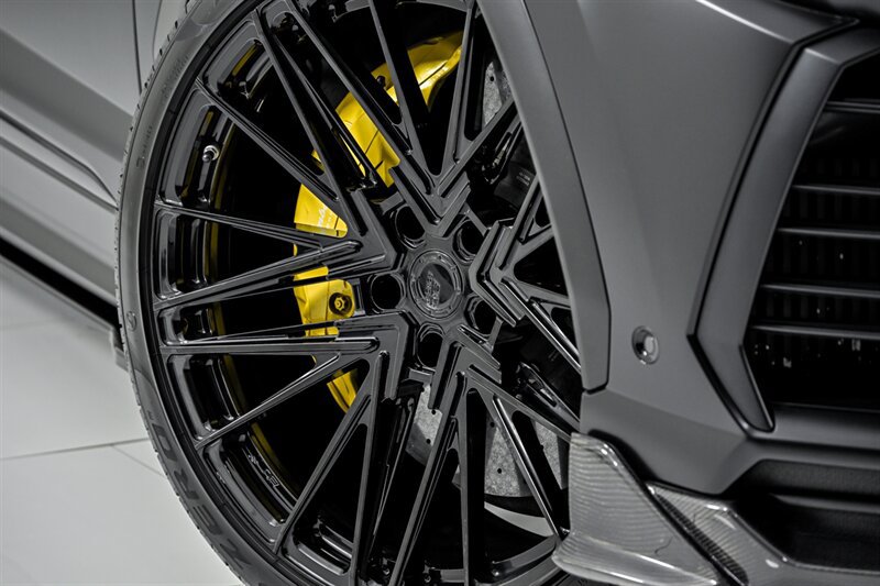 Used 2019 Lamborghini Urus AWD/4WD image 4