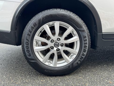 Used 2019 Nissan Rogue SV image 24