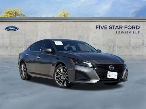Used 2024 Nissan Altima 2.5 SL FWD image 2