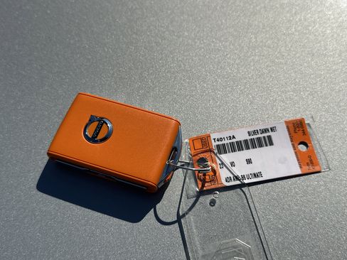 Used 2023 Volvo S90 B6 Ultimate image 36