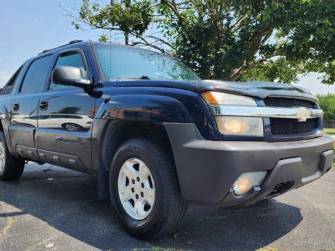 Used 2006 Chevrolet Avalanche Z66 w/ Preferred Equipment Group RWD image 2