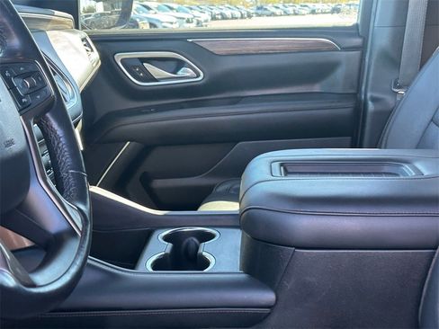 Used 2021 Chevrolet Tahoe High Country w/ Premium Package image 11