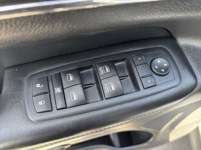 Used 2017 Jeep Grand Cherokee Limited w/ Luxury Group II RWD image 21