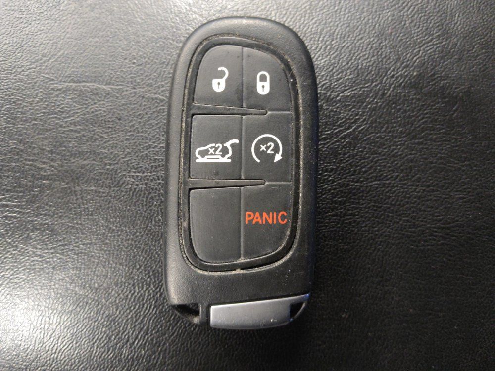 Used 2019 Jeep Cherokee Limited FWD image 32