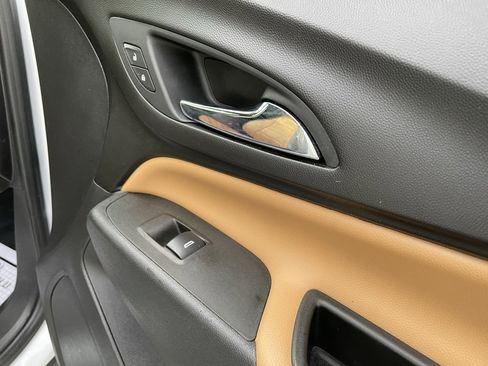 Used 2021 Chevrolet Equinox Premier image 30