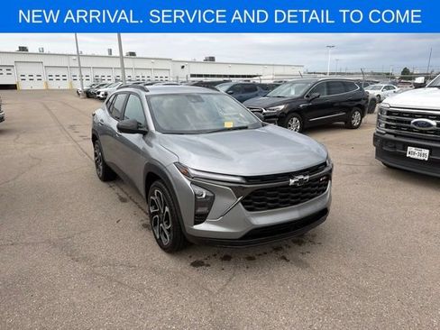 Used 2024 Chevrolet Trax RS w/ Driver Confidence Package FWD image 5
