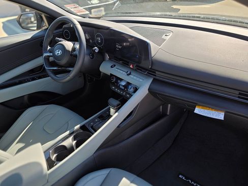 New 2026 Hyundai Elantra Limited FWD image 9