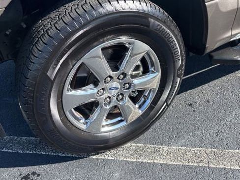 Used 2019 Ford F150 XLT w/ Equipment Group 302A Luxury AWD/4WD image 9